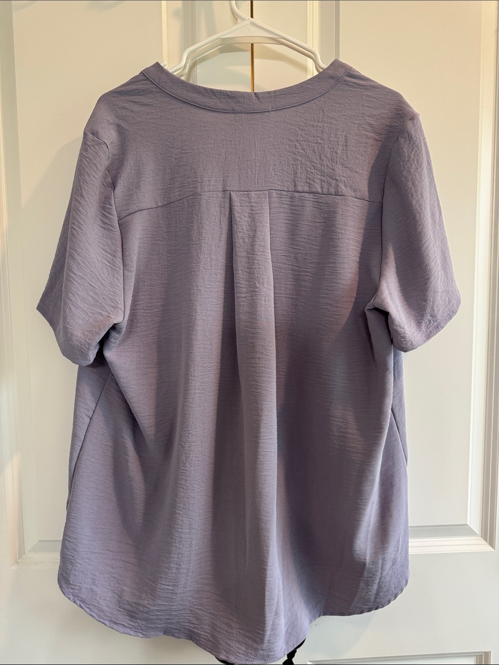 entro Dusty Lavender Split V-Neck Short Sleeve Blouse - Picture 3 of 3